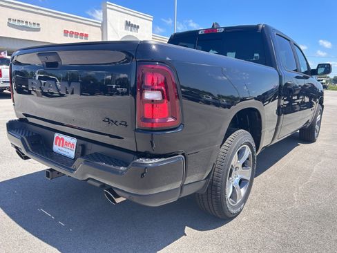 New 2026 RAM 1500 Express AWD/4WD image 3
