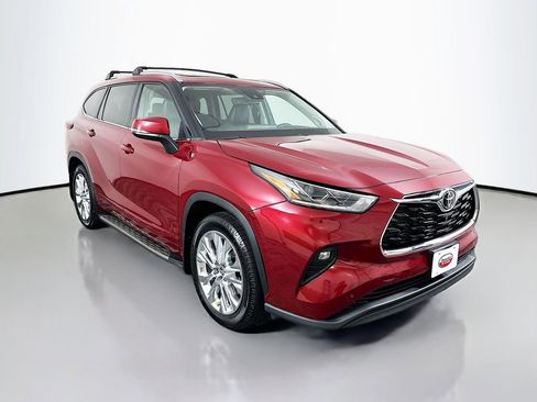 Certified 2021 Toyota Highlander Limited image 3