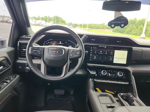 Certified 2026 GMC Sierra 2500 AT4 w/ AT4 Preferred Package AWD/4WD image 17