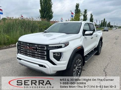 Used 2023 GMC Canyon Denali AWD/4WD image 1