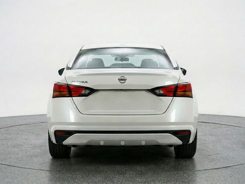 Used 2025 Nissan Altima 2.5 SV image 7