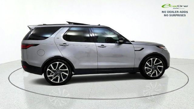 Used 2025 Land Rover Discovery S AWD/4WD image 9