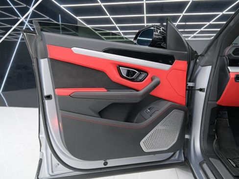 Used 2020 Lamborghini Urus Base image 58