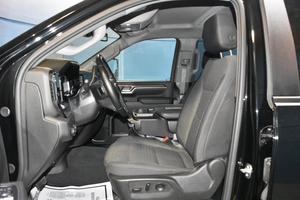 Used 2025 Chevrolet Silverado 2500 LT AWD/4WD image 6