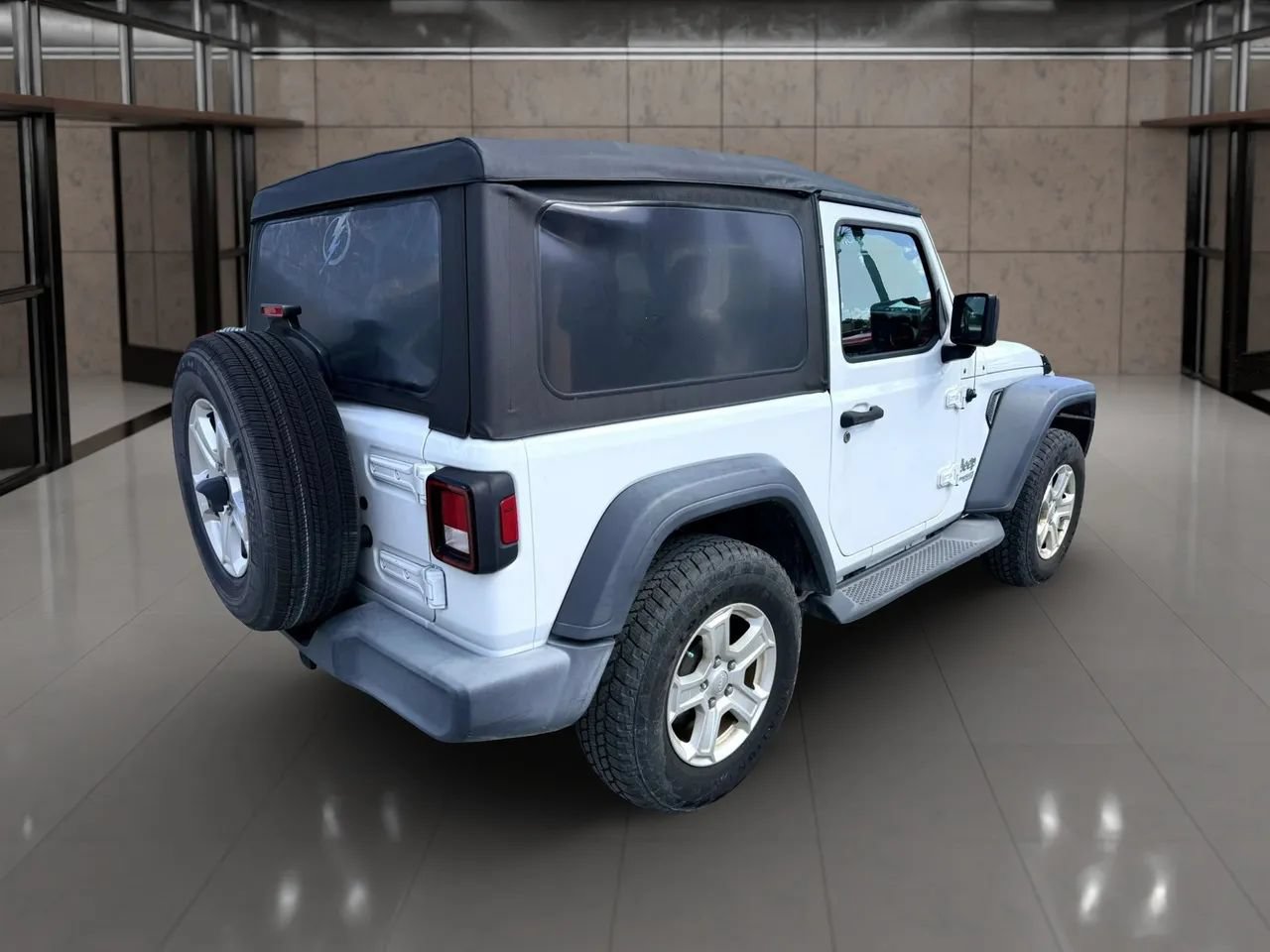 Used 2019 Jeep Wrangler Sport AWD/4WD image 3