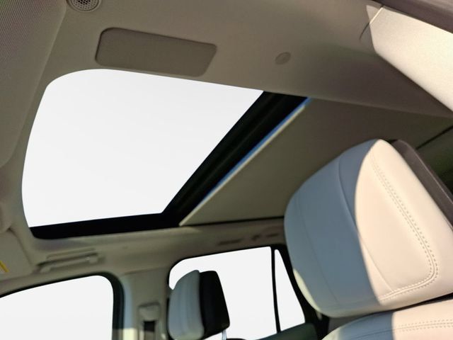 New 2026 Lincoln Navigator L Reserve AWD/4WD image 12