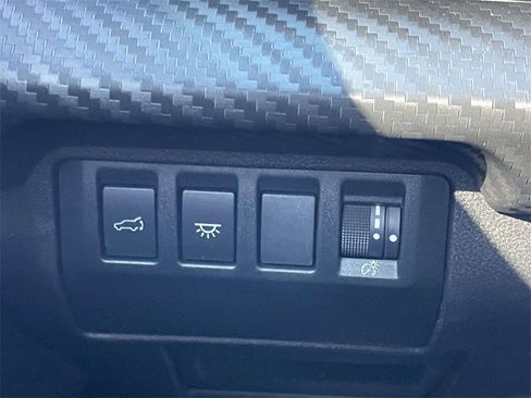 Used 2023 Subaru Ascent Premium w/ Convenience Package image 18