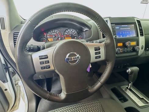 Used 2019 Nissan Frontier SV w/ Value Truck Package AWD/4WD image 11