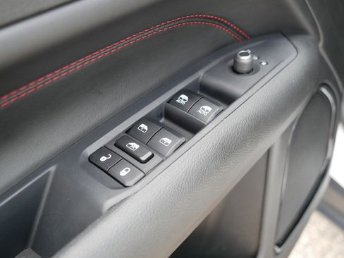 Used 2025 Jeep Compass Trailhawk AWD/4WD image 19