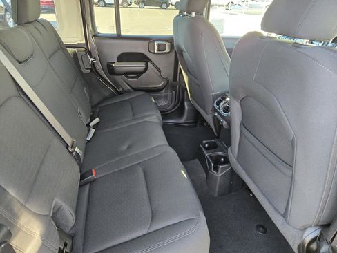 Certified 2021 Jeep Wrangler Unlimited Sport image 29