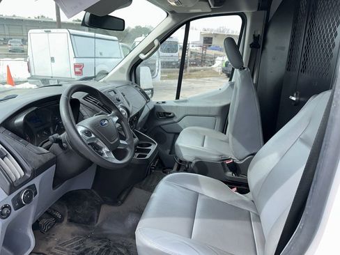 Used 2019 Ford Transit 250 130 Medium Roof image 4