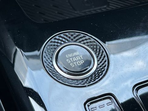 Used 2023 Kia Niro EX FWD image 27