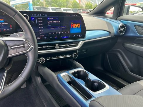 Certified 2024 Chevrolet Equinox EV LT AWD/4WD image 32