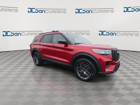 New 2026 Ford Explorer ST-Line w/ ST-Line Street Pack AWD/4WD image 2