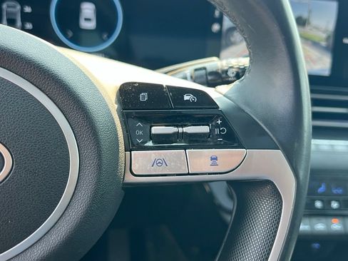 Certified 2025 Hyundai Elantra SEL FWD image 16