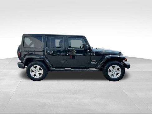 Used 2012 Jeep Wrangler Unlimited Sahara w/ Dual Top Group image 9