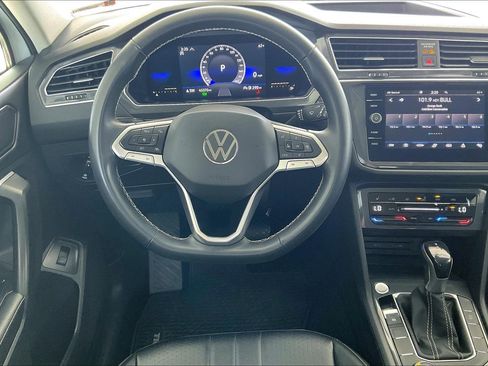 Used 2022 Volkswagen Tiguan SE AWD/4WD image 8