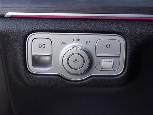 Used 2025 Mercedes-Benz GLS 450 4MATIC image 26