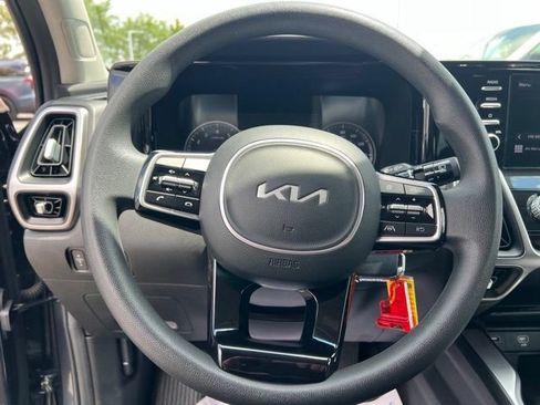 Certified 2023 Kia Sorento LX AWD/4WD image 14