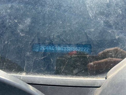 Used 2025 Chrysler Pacifica Select FWD image 18