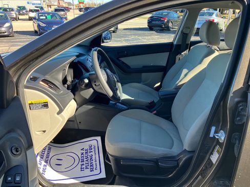 Used 2010 Kia Forte EX image 10