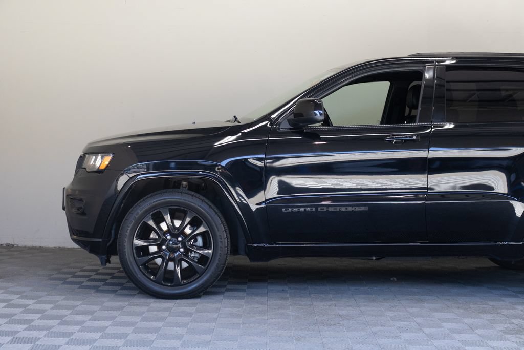 Used 2021 Jeep Grand Cherokee Laredo X AWD/4WD image 9