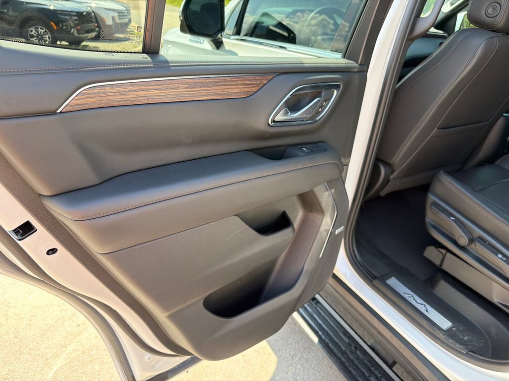 Used 2023 Chevrolet Tahoe High Country AWD/4WD image 21