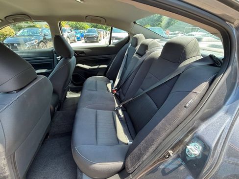 Used 2025 Nissan Altima 2.5 SV FWD image 32