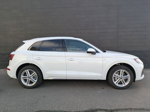 Certified 2024 Audi Q5 e Premium Plus w/ Premium Plus Package image 5