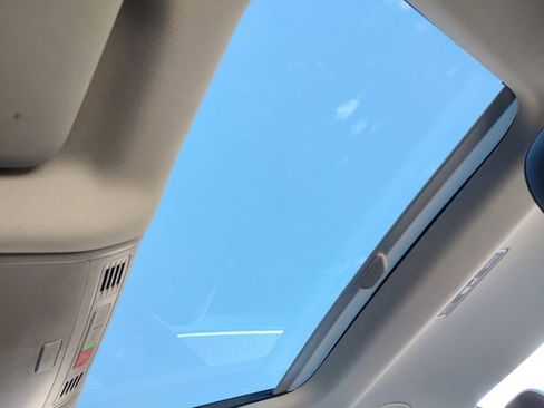 Used 2024 Volkswagen Jetta SE image 7