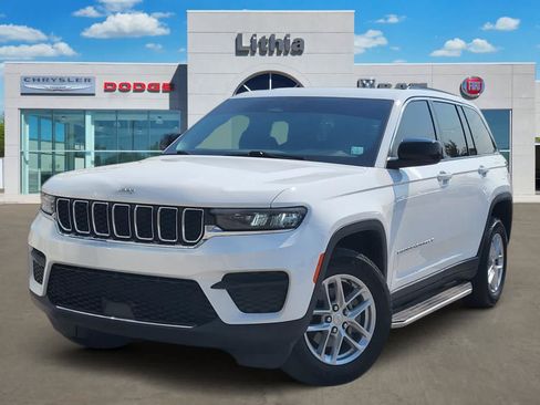 Used 2024 Jeep Grand Cherokee Laredo X AWD/4WD image 1