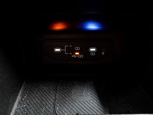 Used 2026 Kia Sportage SX image 33