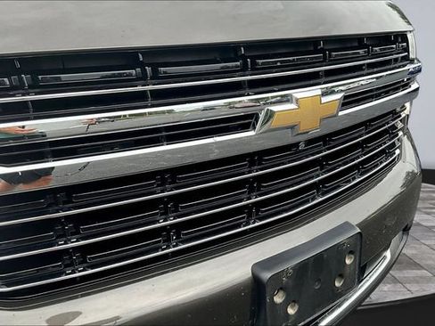 Used 2021 Chevrolet Suburban LT w/ LT Signature Package AWD/4WD image 33