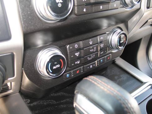 Used 2019 Ford F150 Platinum w/ Equipment Group 701A Luxury AWD/4WD image 49