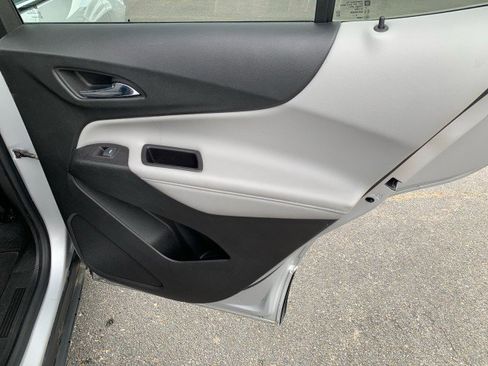 Used 2021 Chevrolet Equinox Premier image 18