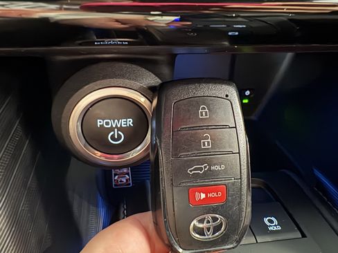 Certified 2024 Toyota Venza Nightshade image 26