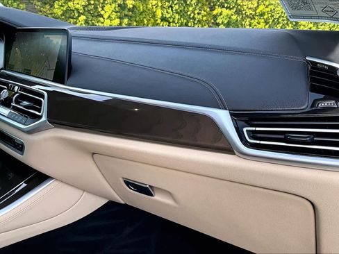 Used 2022 BMW X5 sDrive40i w/ Parking Assistance Package image 17