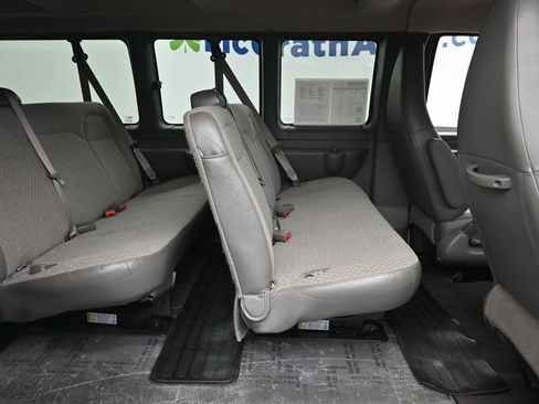 Used 2025 Chevrolet Express 3500 LT w/ LT Preferred Equipment Group RWD image 8