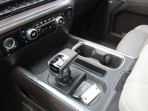 Used 2023 GMC Sierra 1500 SLT image 32