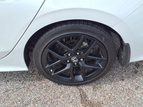 Used 2025 Honda Civic Sport image 25