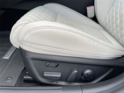 Used 2025 Genesis G70 3.3T Advanced w/ Sport Prestige Package image 25