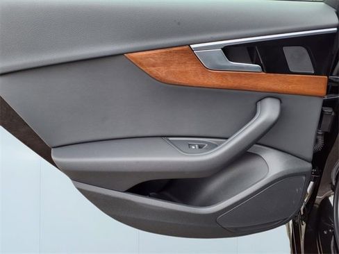 Used 2023 Audi A4 2.0T Premium image 7