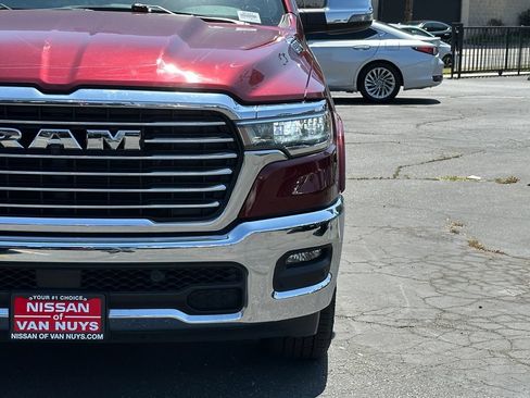 Used 2025 RAM 1500 Laramie AWD/4WD image 12