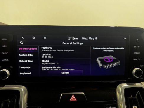 Used 2023 Kia Sorento SX AWD/4WD image 38