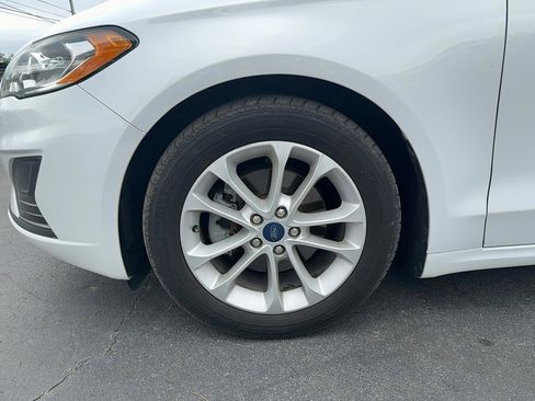 Used 2020 Ford Fusion SE image 9