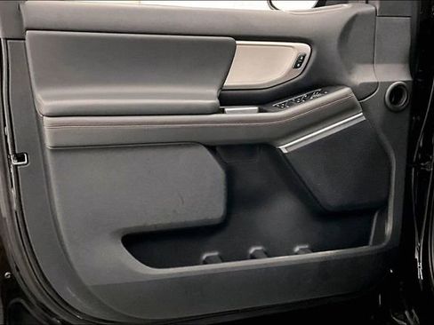 Used 2025 Ford Expedition Active AWD/4WD image 22