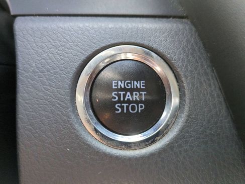 Used 2021 Toyota Camry XLE FWD image 22