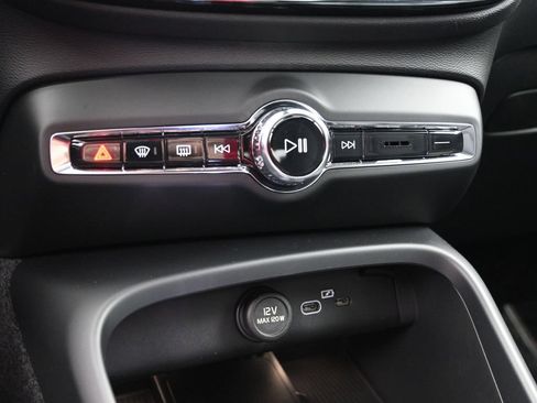 New 2026 Volvo XC40 B5 Ultra w/ Protection Package Premier AWD/4WD image 15