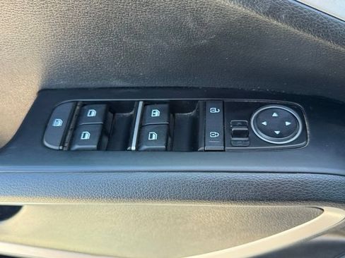 Used 2024 Kia Soul LX w/ Option Group 015 FWD image 9