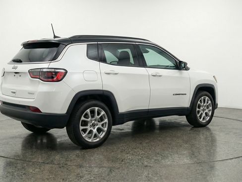 Used 2025 Jeep Compass Limited AWD/4WD image 9